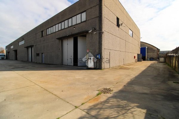 locale di sgombero in affitto a Pioltello