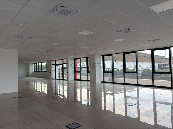 locale di sgombero in affitto a Pioltello