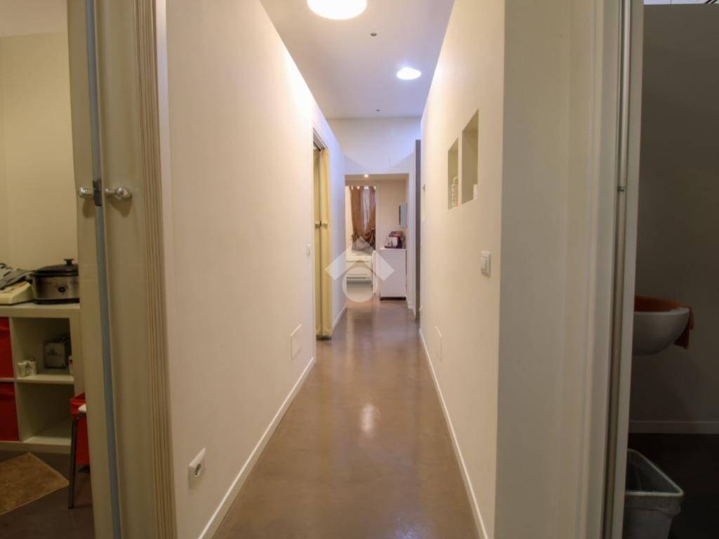 negozio in affitto a Pioltello