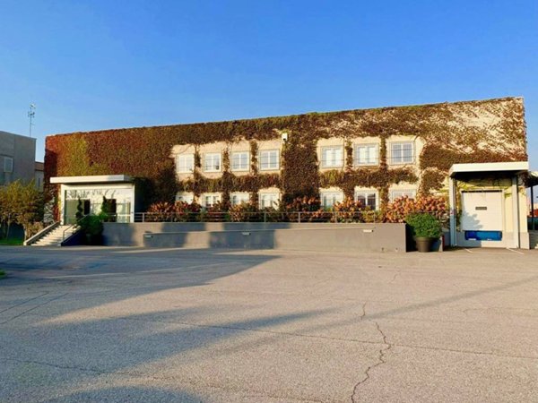 capannone in affitto a Pioltello