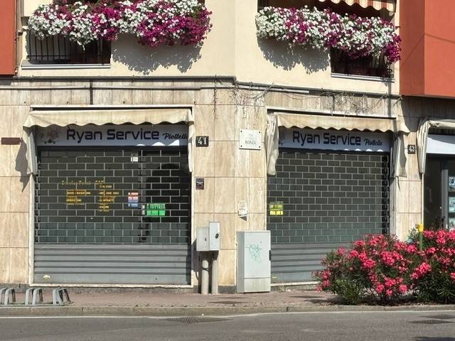 negozio in affitto a Pioltello in zona Seggiano