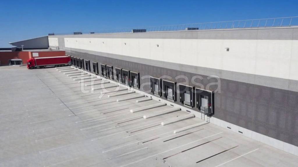 capannone in affitto a Pioltello