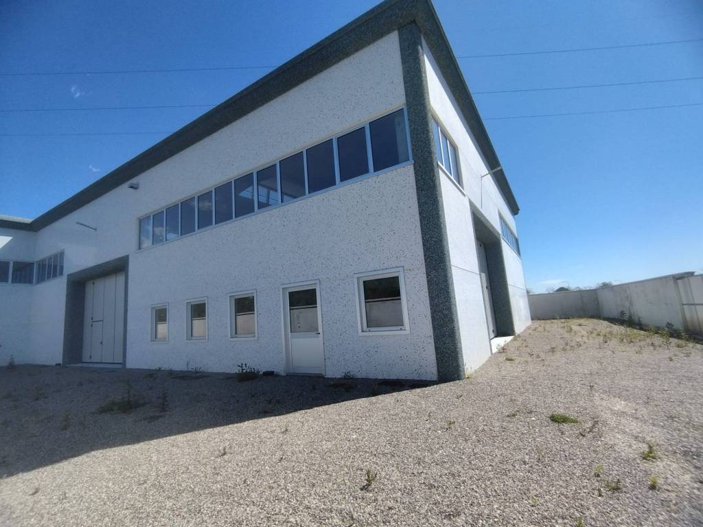 locale commerciale in affitto a Pogliano Milanese