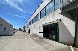 locale commerciale in affitto a Pogliano Milanese