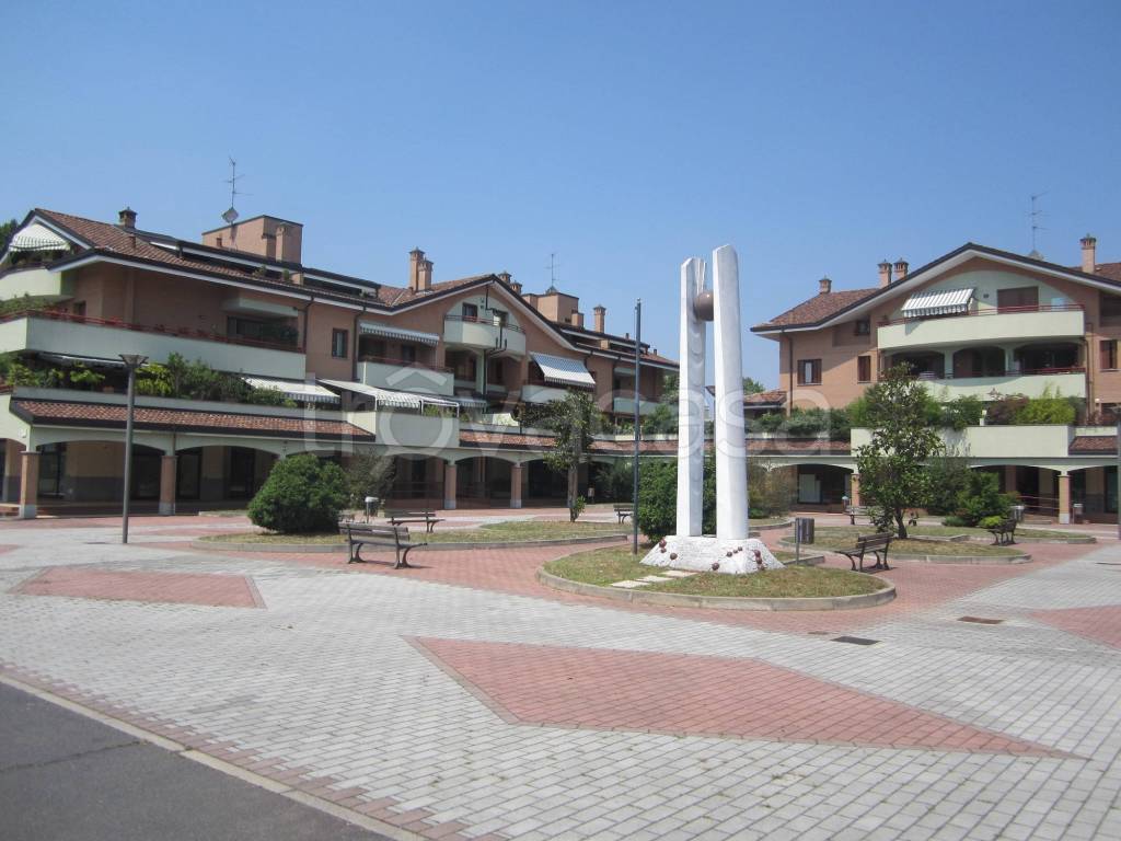 negozio in affitto a Pogliano Milanese