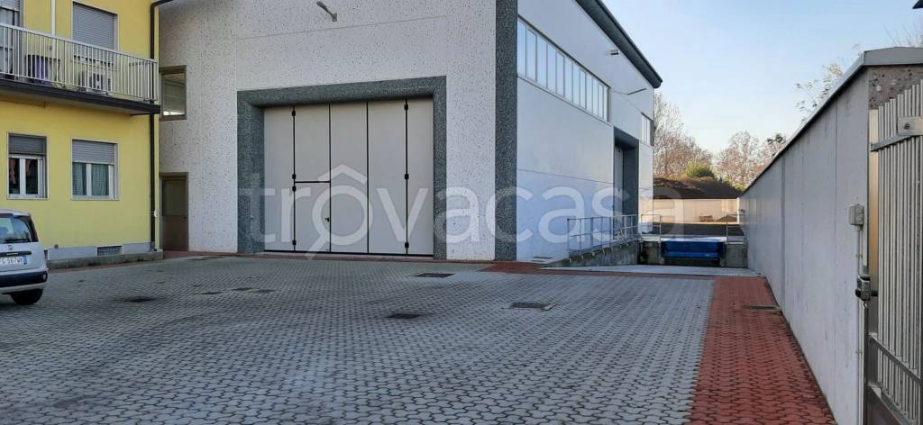 locale commerciale in affitto a Pogliano Milanese