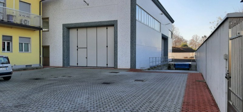 negozio in affitto a Pogliano Milanese