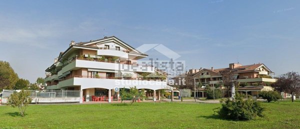 locale commerciale in affitto a Pogliano Milanese