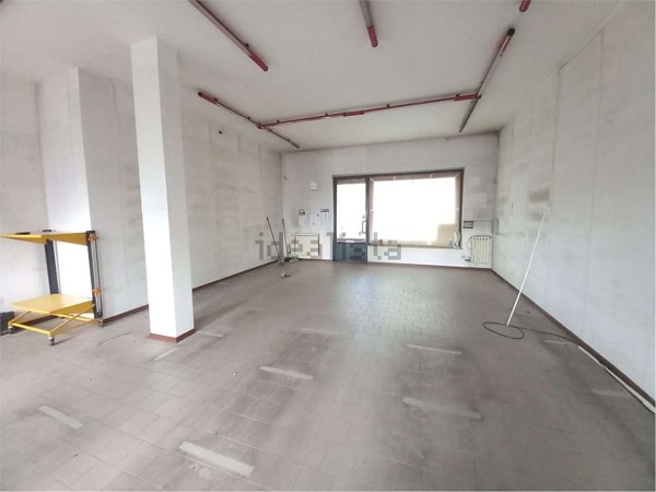 negozio in affitto a Pozzuolo Martesana