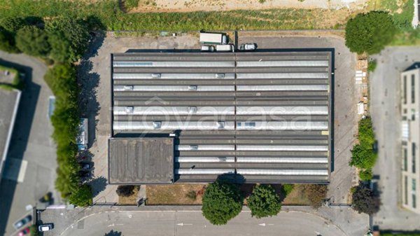 locale commerciale in affitto a Pozzuolo Martesana