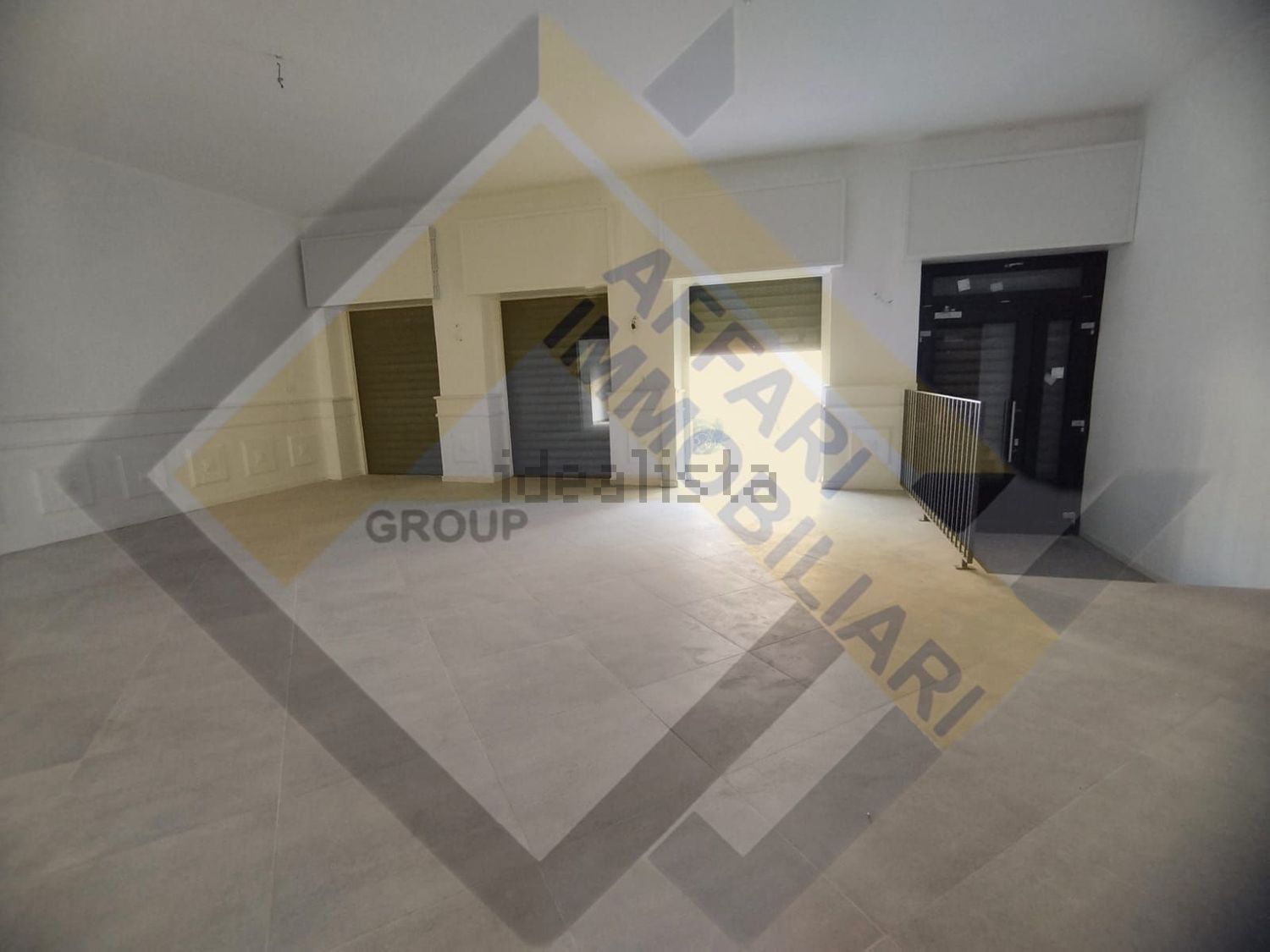 negozio in affitto a Rho
