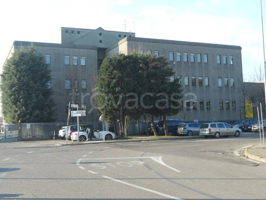 ufficio in affitto a Rho in zona Mazzo