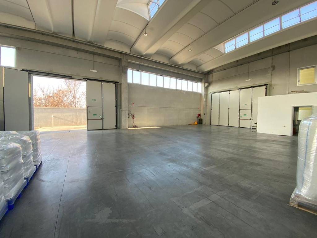 locale commerciale in affitto a Rho in zona Mazzo