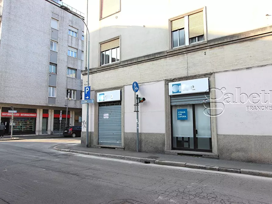 negozio in affitto a Rho