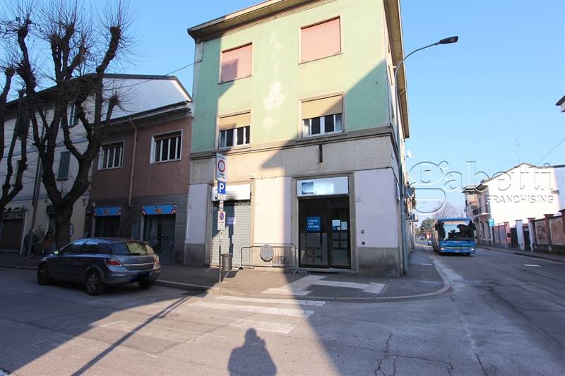 negozio in affitto a Rho