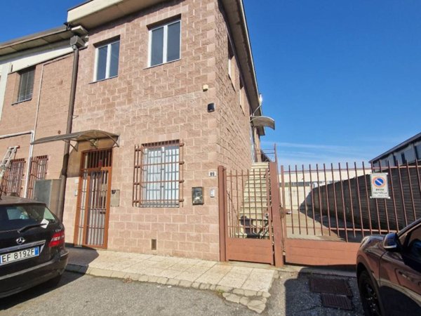 appartamento in affitto a Rho in zona Mazzo
