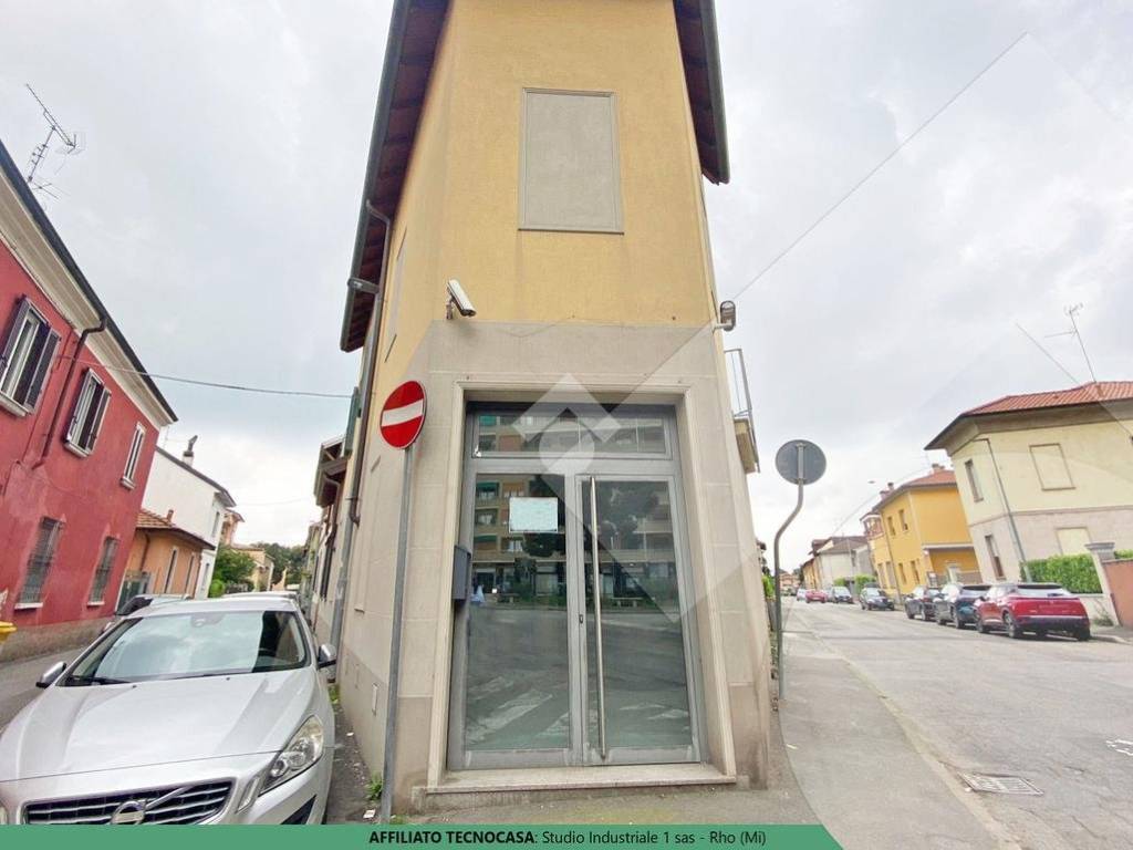 negozio in affitto a Rho