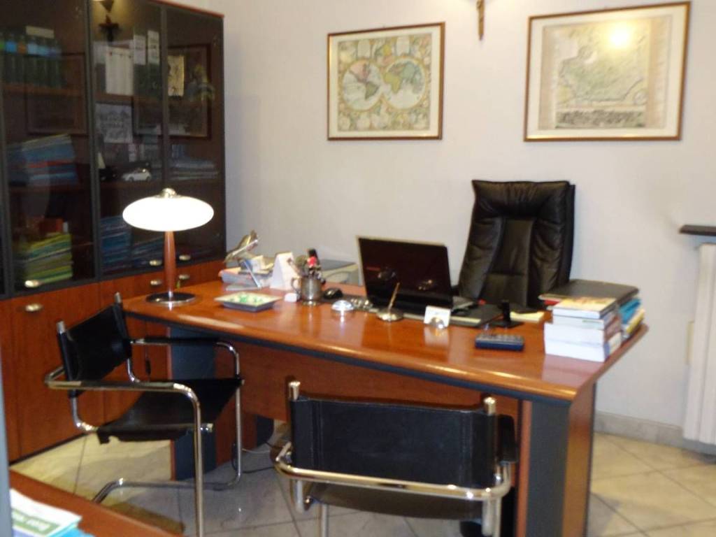 negozio in affitto a Rho