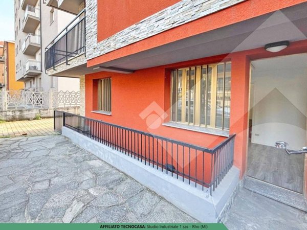 locale commerciale in affitto a Rho