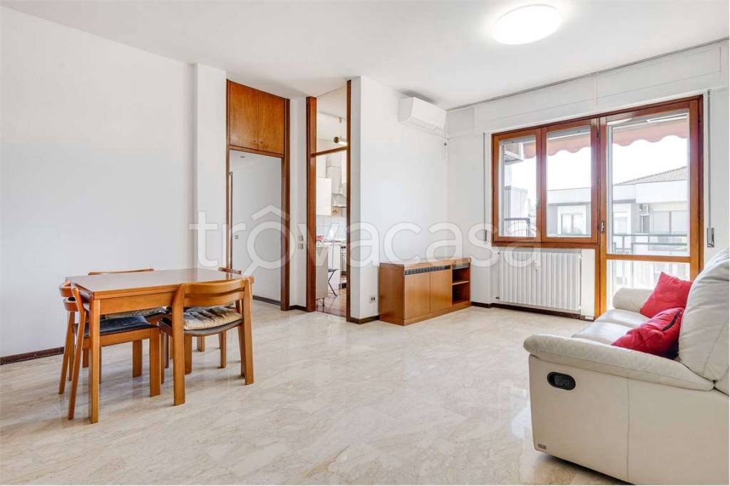 appartamento in affitto a Rho in zona Mazzo