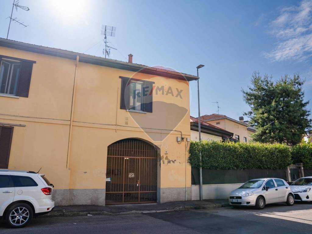 appartamento in affitto a Rho in zona Lucernate