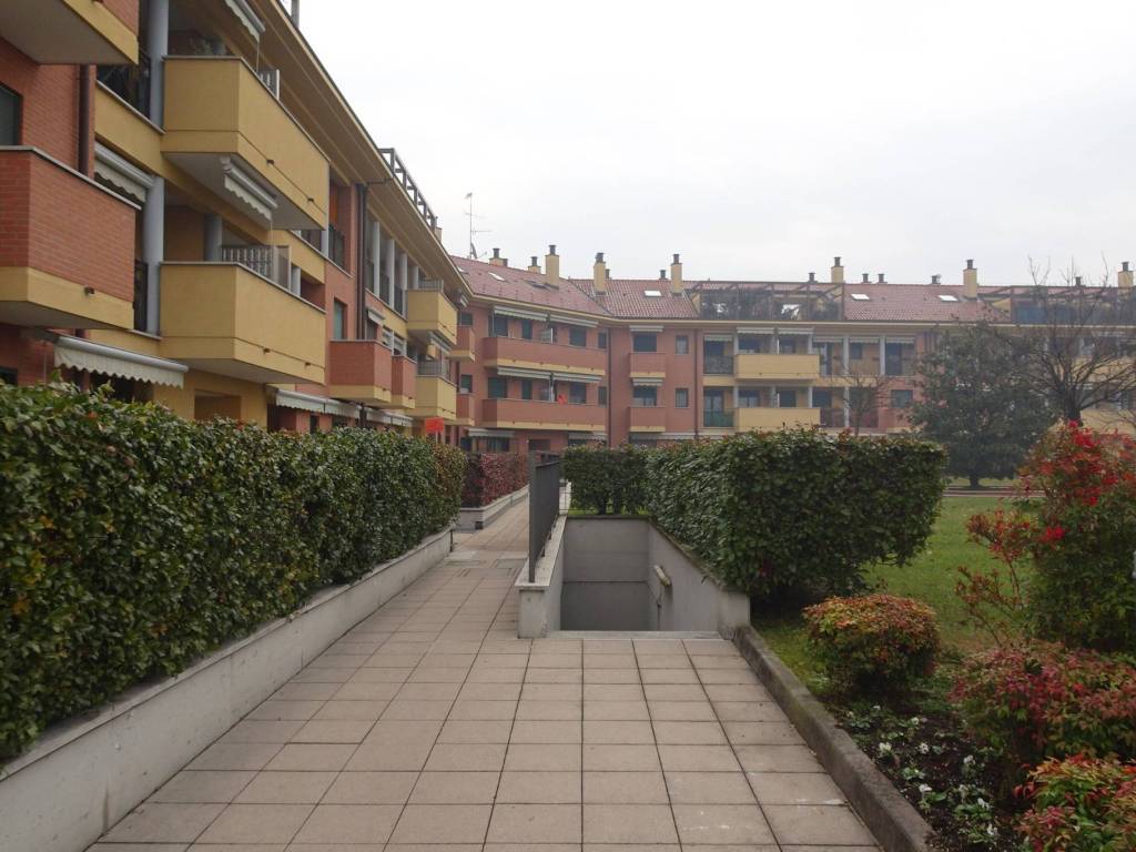 appartamento in affitto a Rho in zona Ghisolfa