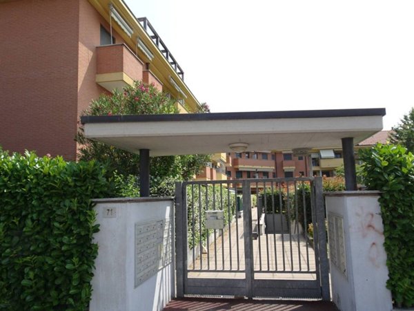 appartamento in affitto a Rho in zona Ghisolfa