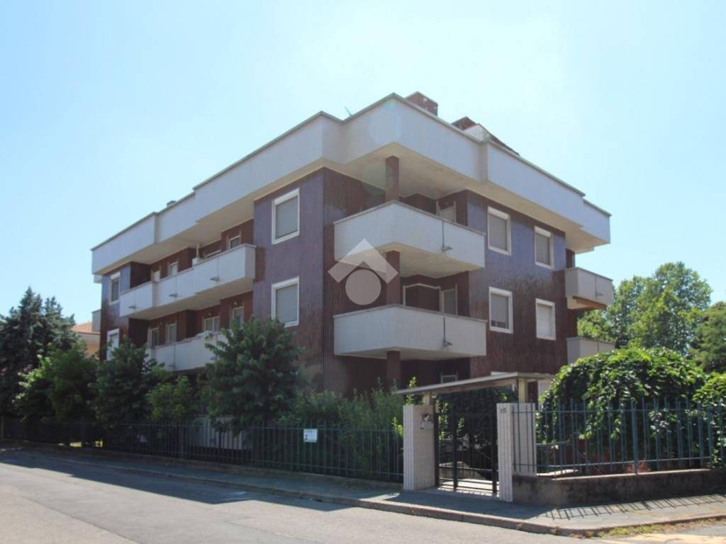 appartamento in affitto a Rho in zona Mazzo