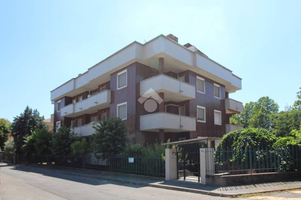 appartamento in affitto a Rho in zona Mazzo