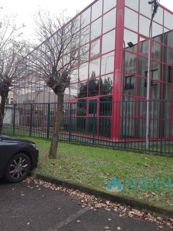 capannone in affitto a Rho in zona Mazzo