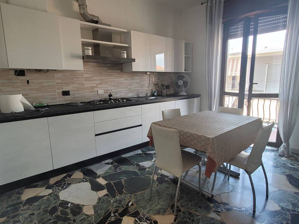 appartamento in affitto a Rho in zona Ghisolfa