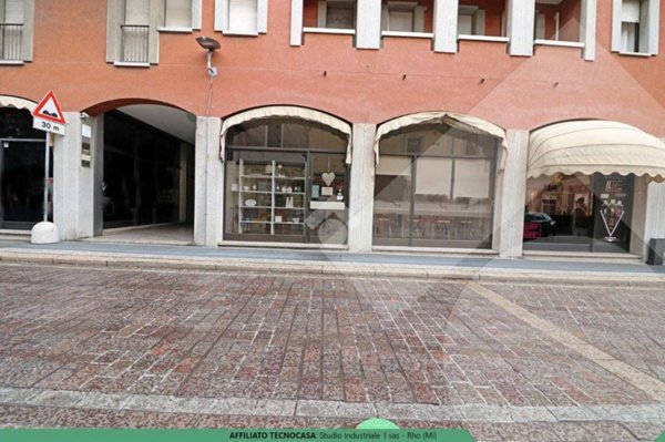 negozio in affitto a Rho