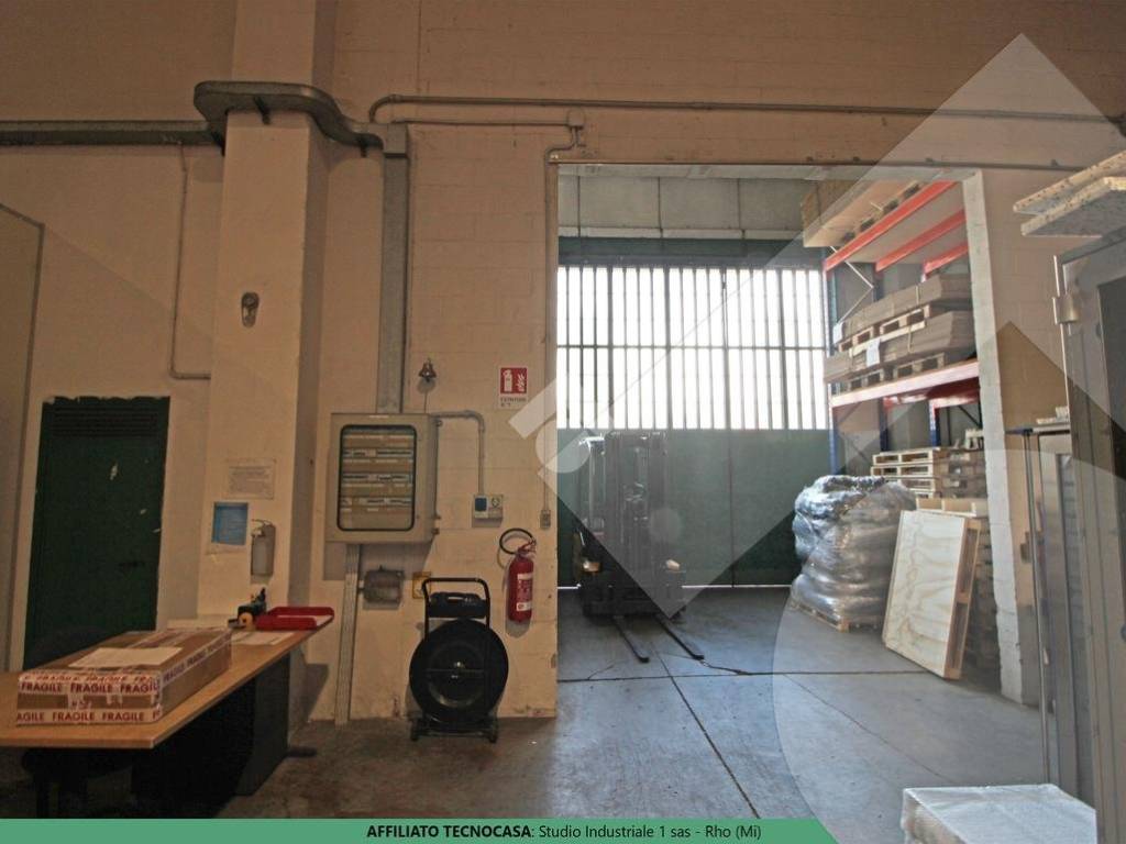 locale commerciale in affitto a Rho in zona Mazzo