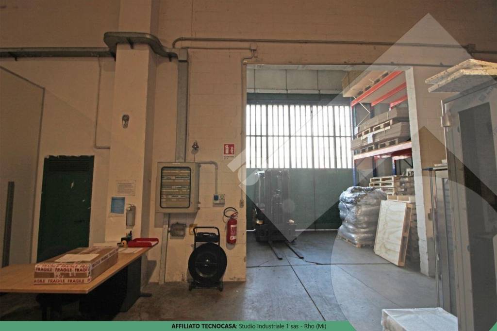 locale commerciale in affitto a Rho