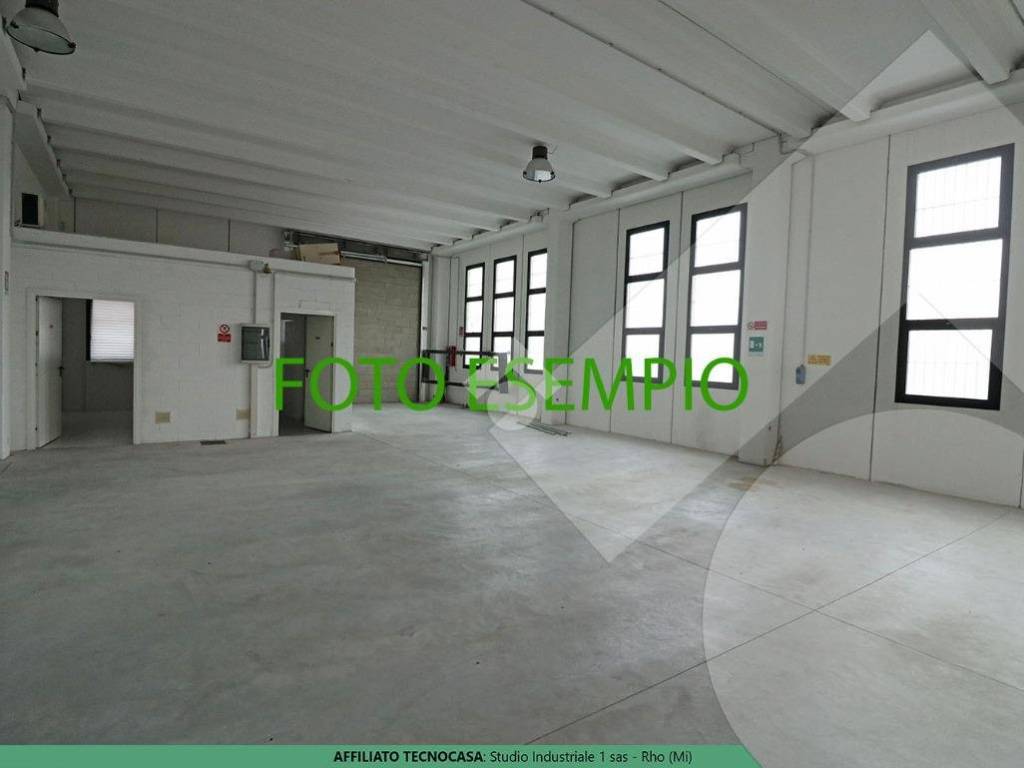 locale commerciale in affitto a Rho in zona Pantanedo