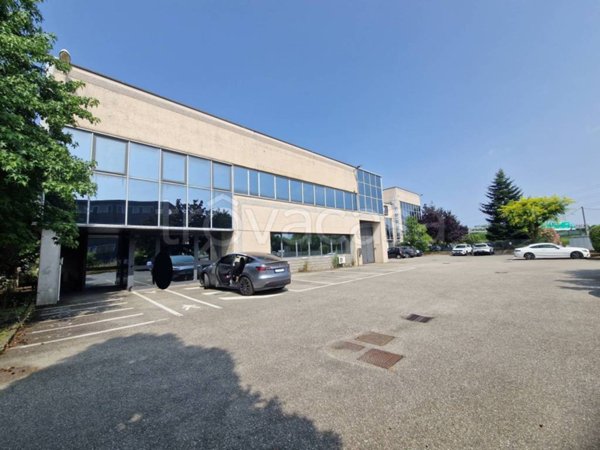 locale commerciale in affitto a Rho