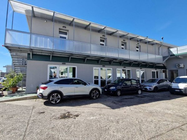 locale commerciale in affitto a Rho in zona Ghisolfa