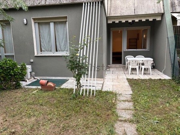 appartamento in affitto a Rho in zona Mazzo