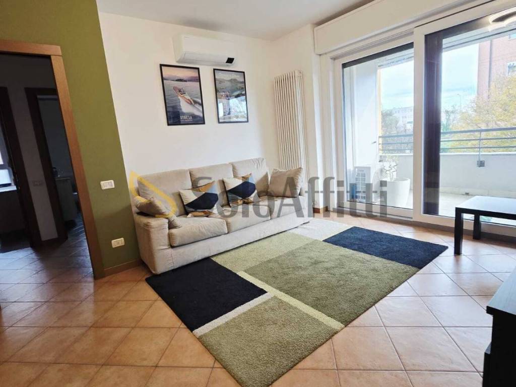 appartamento in affitto a Rho in zona Lucernate