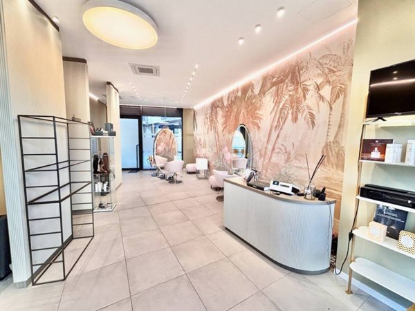 negozio in affitto a Rho