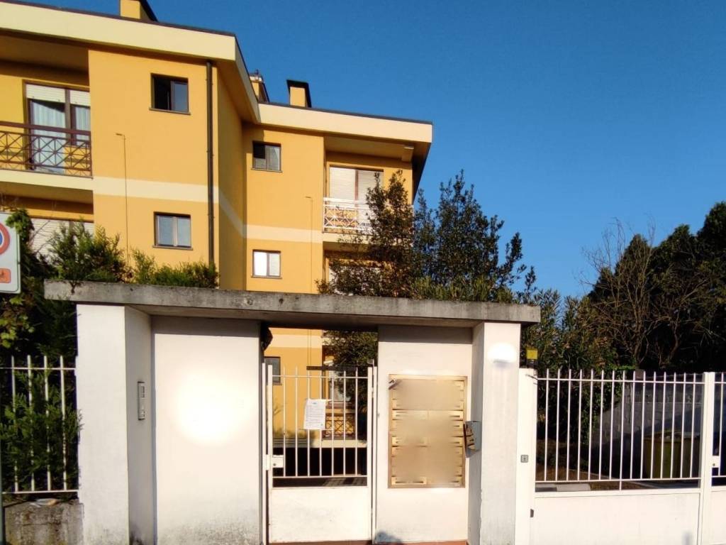 appartamento in affitto a Rho in zona Passirana