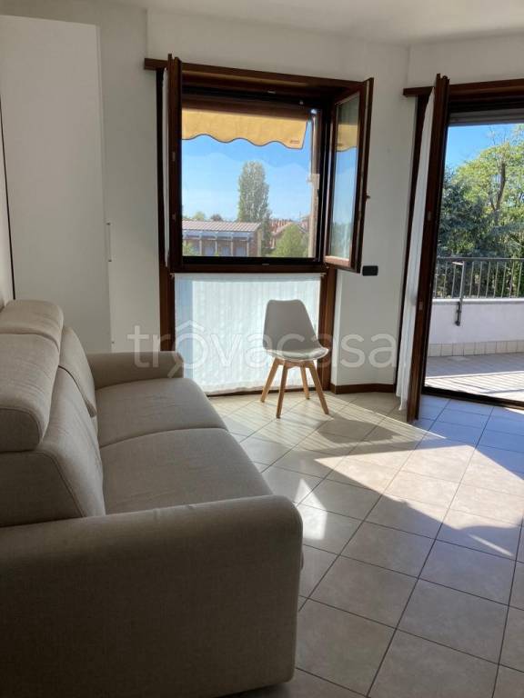 appartamento in affitto a Rho in zona Ghisolfa