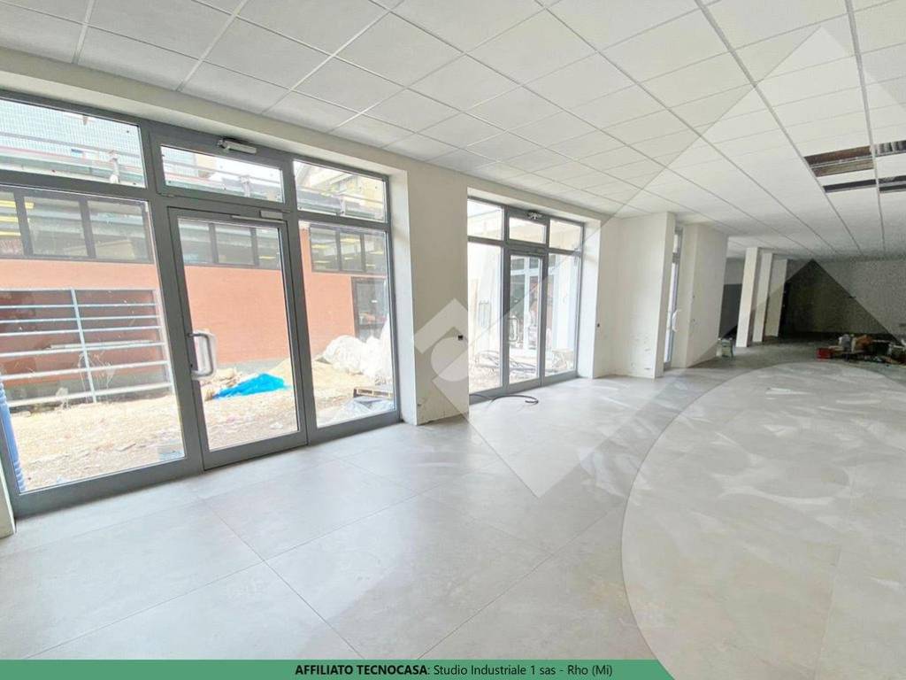 negozio in affitto a Rho