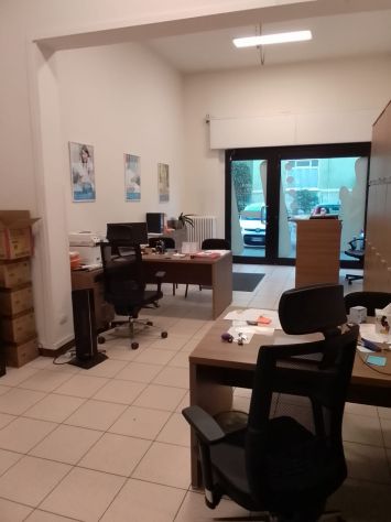 negozio in affitto a Rho