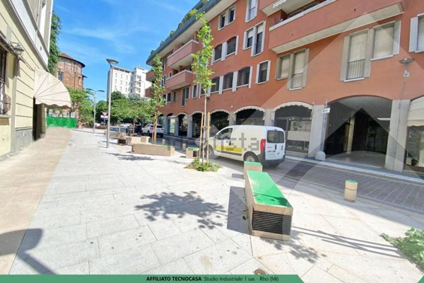 negozio in affitto a Rho