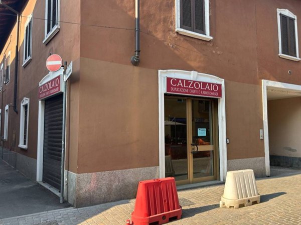 negozio in affitto a Rho