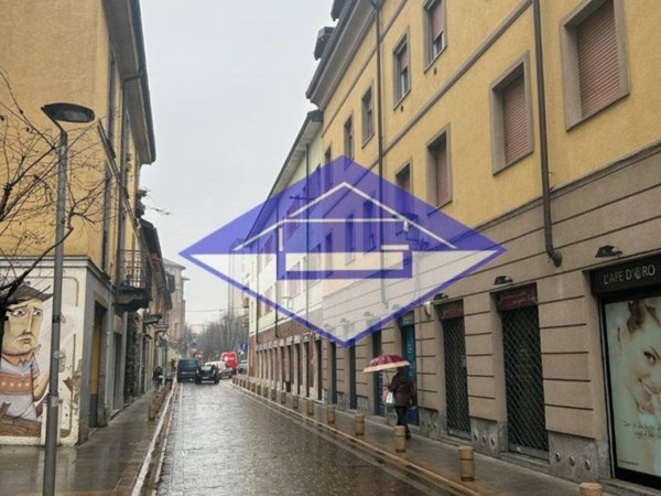 negozio in affitto a Rho