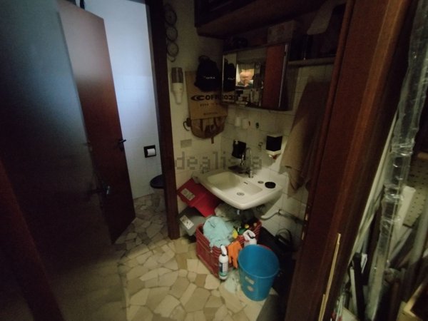 locale di sgombero in affitto a Rho