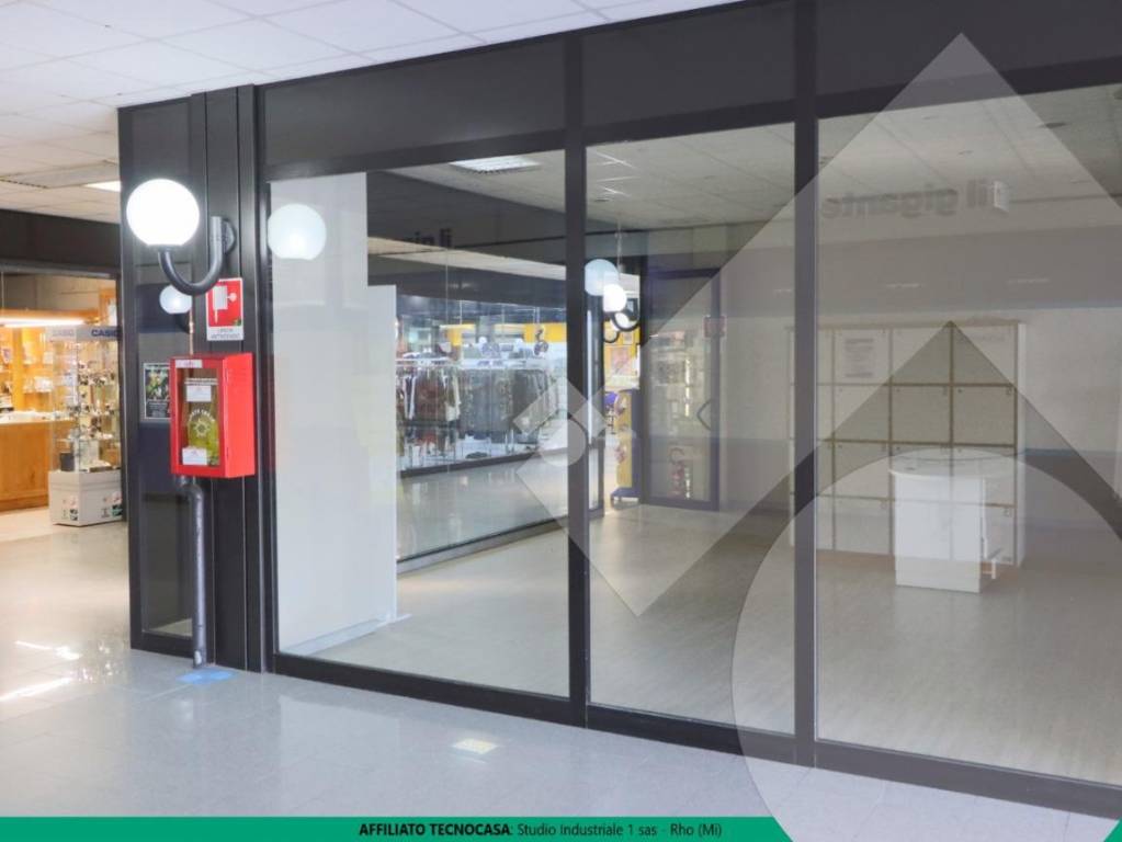 negozio in affitto a Rho