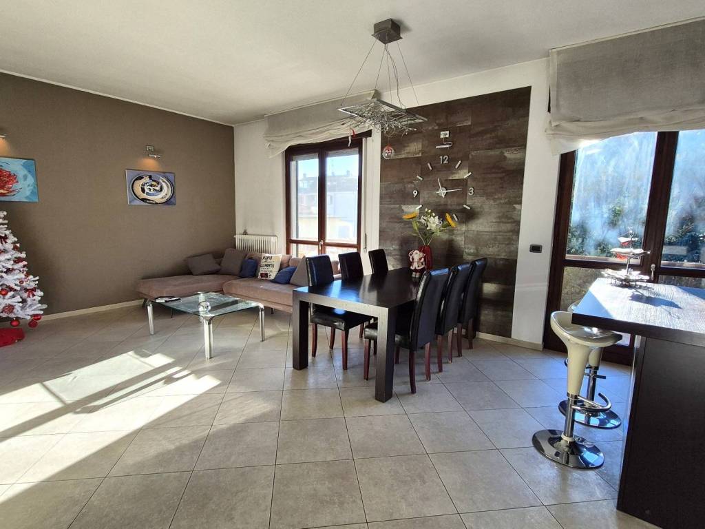 appartamento in affitto a Rho in zona Terrazzano